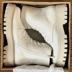 Steve Madden- Chunky Boot